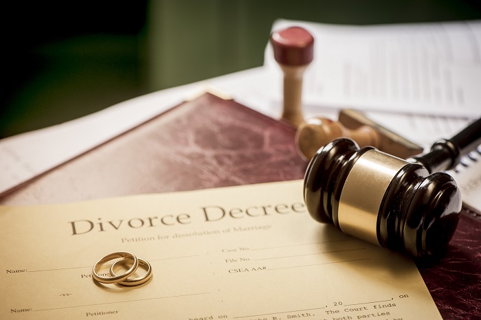 طلاق چیست و انواع آن کدام است؟